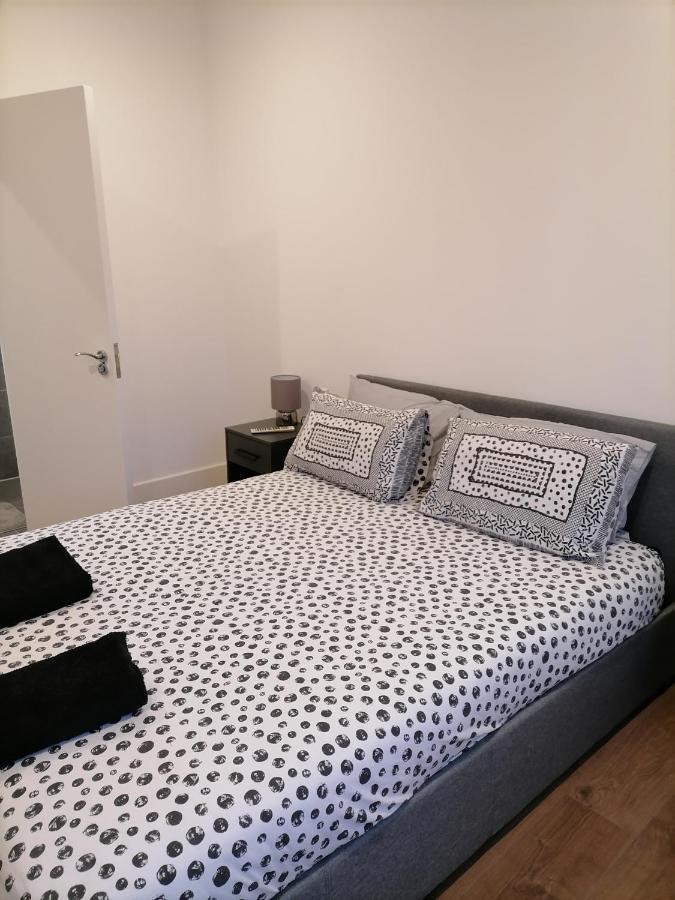 Stunning Rooms By Nine Elms Station Londra Exterior foto